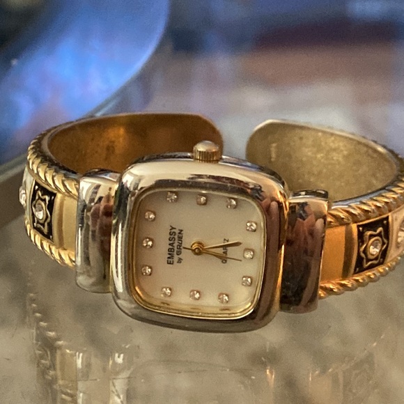 Vintage Ladies Embassy by Gruen Watch - Picture 3 of 7